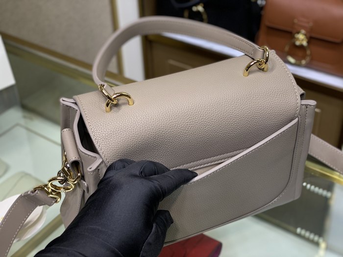 Chloe Tote bag with stylish features Blue 01A