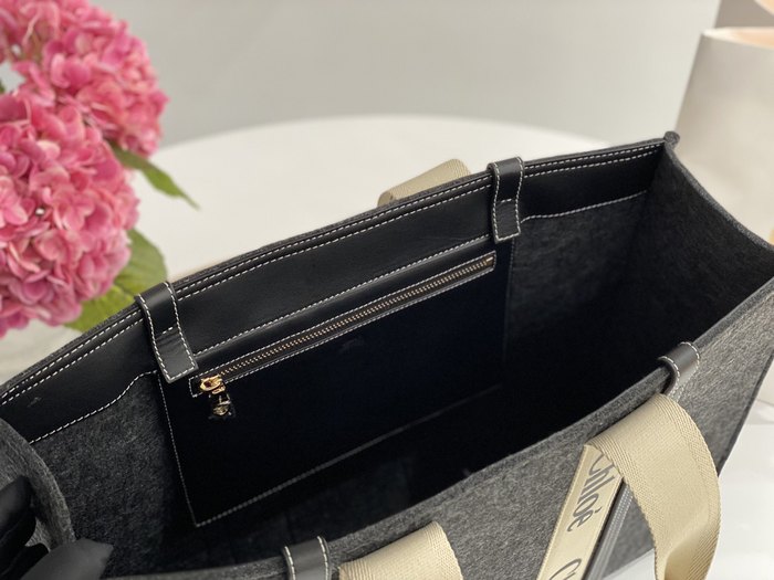 Chloe Tote bag with stylish features Grey 01A