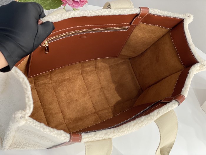 Chloe Tote bag with stylish traits Beige 01A 3