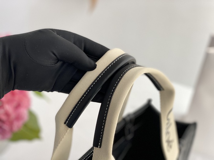 Chloe Tote bag with stylish traits Black 01A