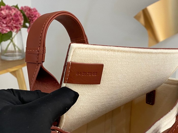 Chloe Tote bag with stylish traits Brown 01A 2