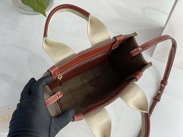 Chloe Tote bag with stylish traits Brown 01A 3