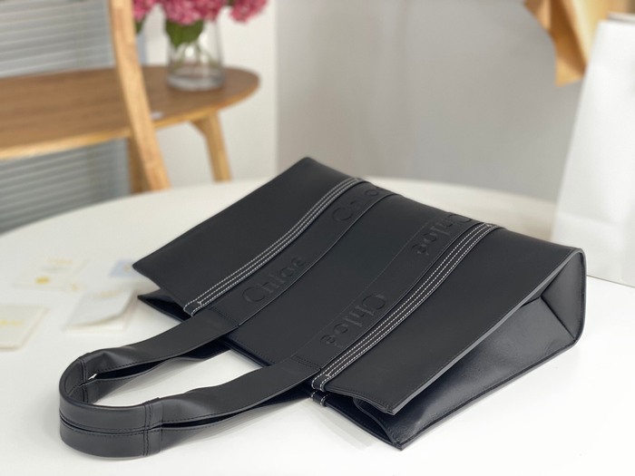 Chloe Tote bag with stylish traits Tan 01A 2