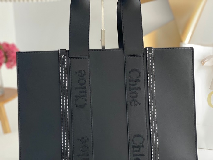 Chloe Tote bag with stylish traits Tan 01A 2