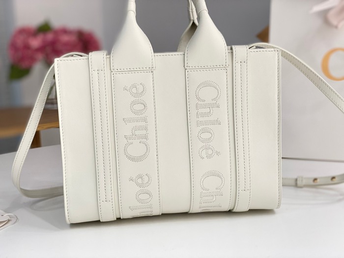Chloe Tote with stylish features White 01A