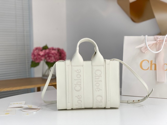 Chloe Tote with stylish features White 01A