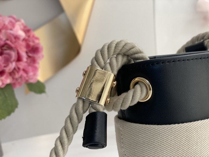 Chloe Tote with stylish traits Beige 01A 2