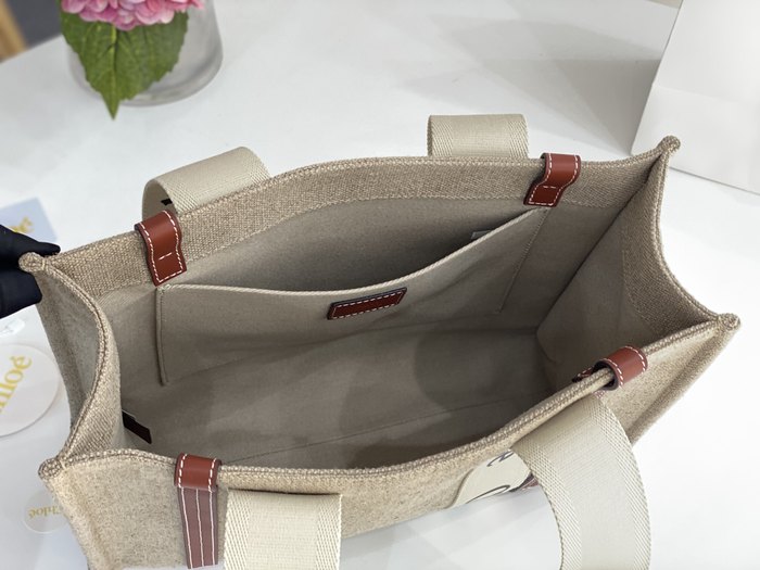 Chloe Tote with stylish traits Beige 01A 3