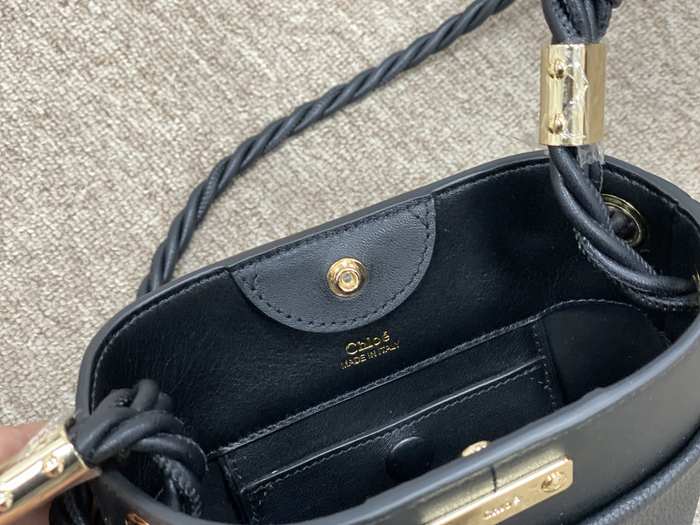 Chloe Tote with unique design traits Black 01A