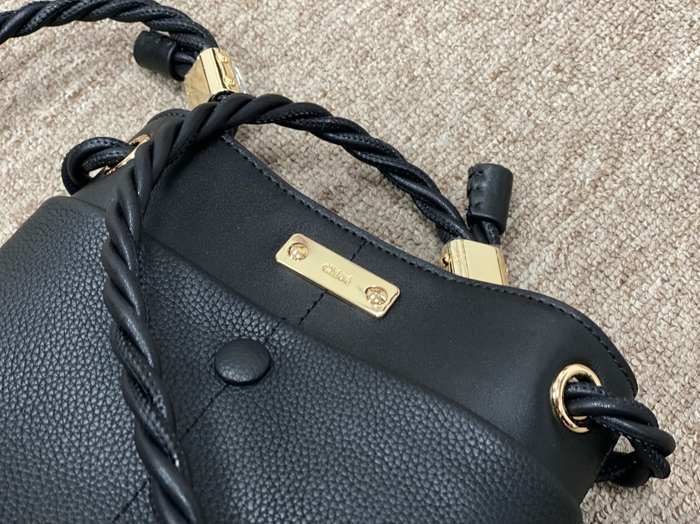 Chloe Tote with unique design traits Black 01A