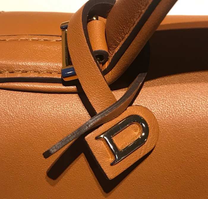 Delvaux Tote Bag with Stylish Features Tan 01A