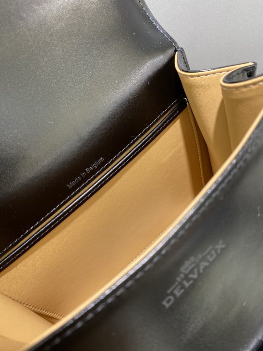 Delvaux Tote Blue 01A