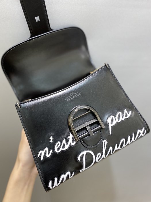 Delvaux Tote Blue 01A