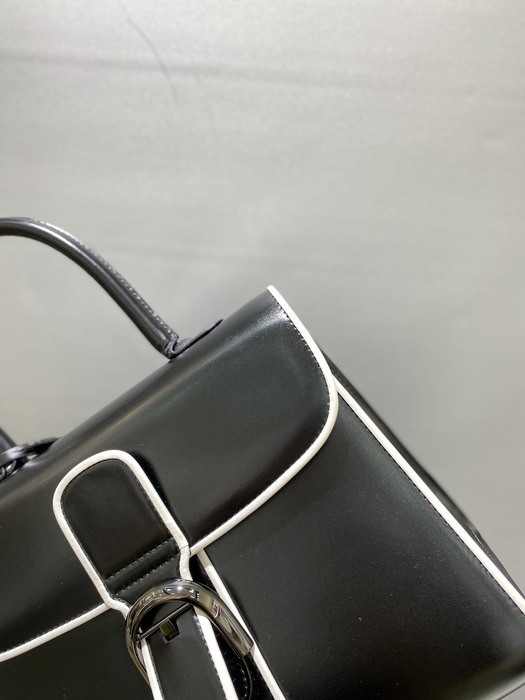 Delvaux Tote bag with elegant design Black 01A 2