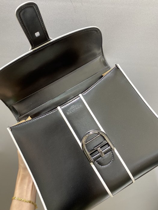 Delvaux Tote bag with elegant design Black 01A 2