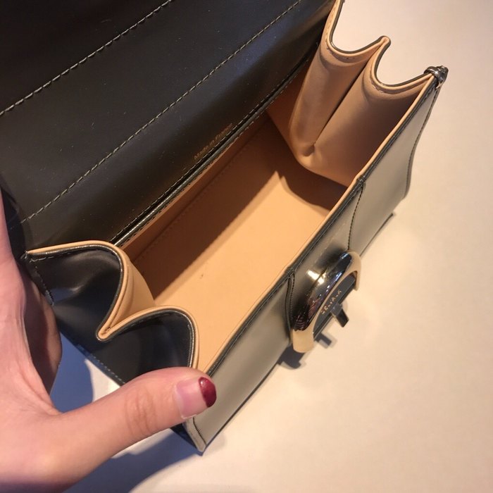 Delvaux Tote bag with elegant design Black 01A