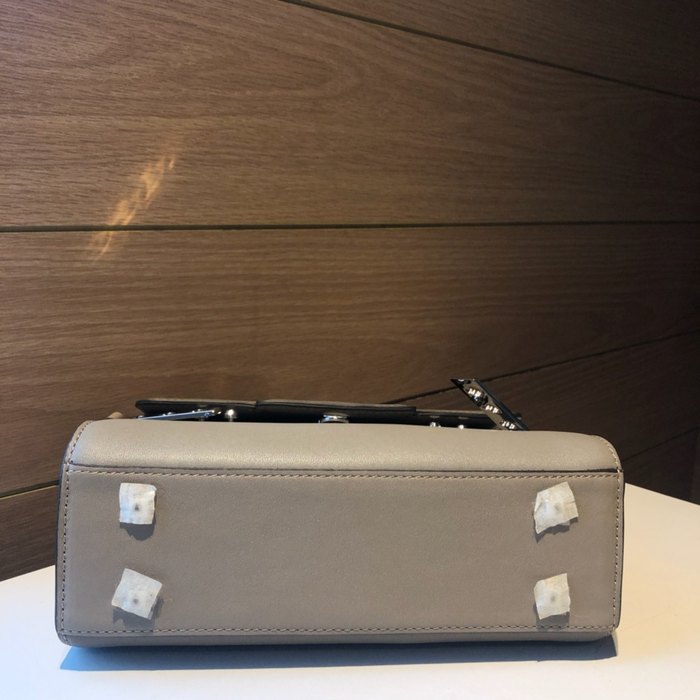 Delvaux Tote bag with elegant structure Tan 01A