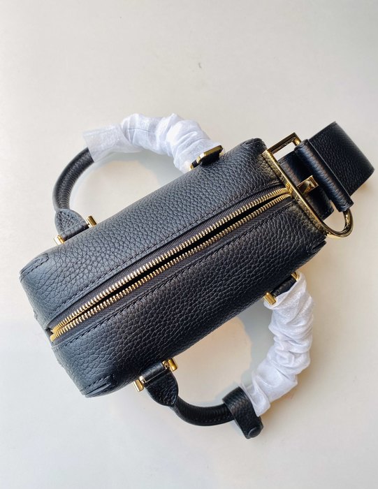 Delvaux Tote bag with stylish features White 01A