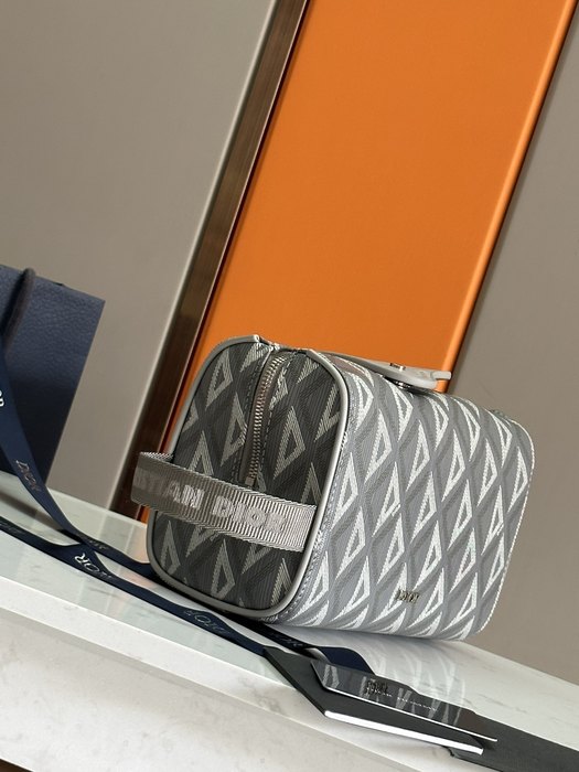 Dior 33123116 size 215x125x105cm color 81A