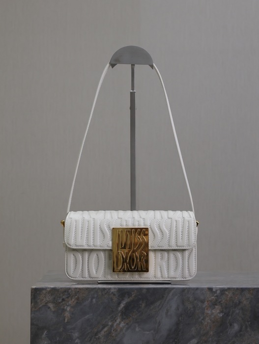 Dior 60123173 size 22x11x6cm color 47A