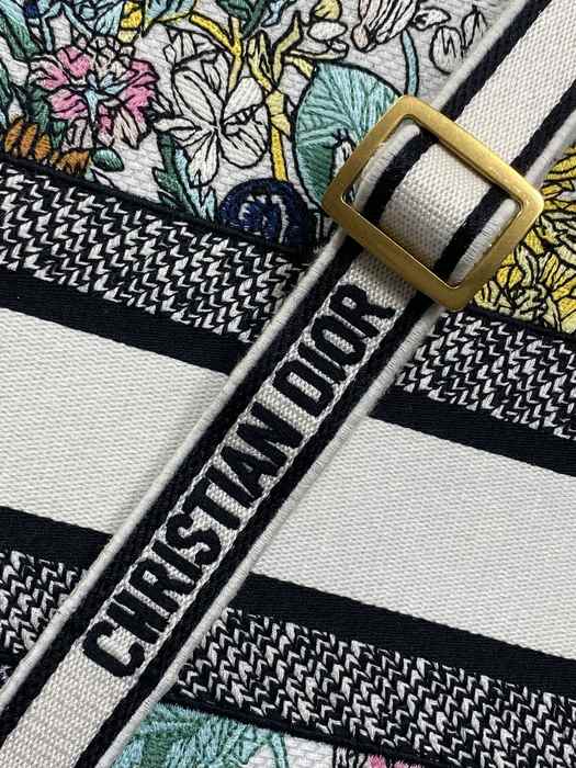 Dior Canvas Tote with Floral Design White 01A