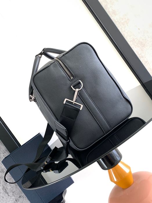 Dior Fashion Tote with functional traits Black 01A