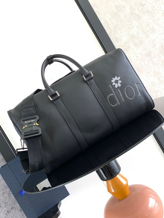 Dior Fashion Tote with functional traits Black 01A