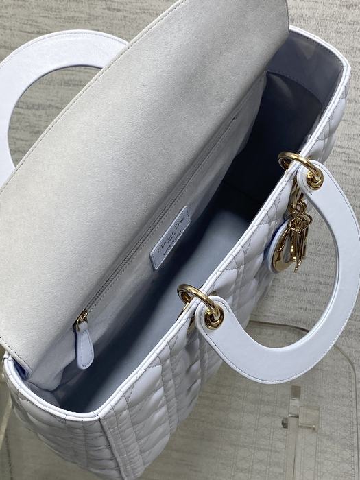 Dior Quilted Tote Beige 01A 3