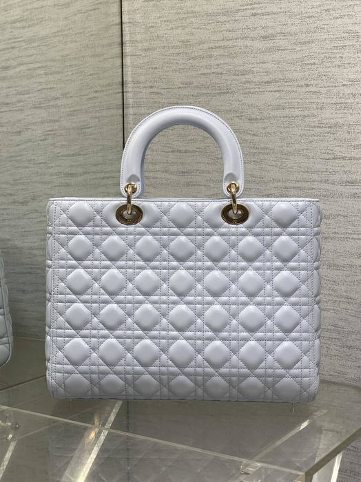 Dior Quilted Tote Beige 01A 3