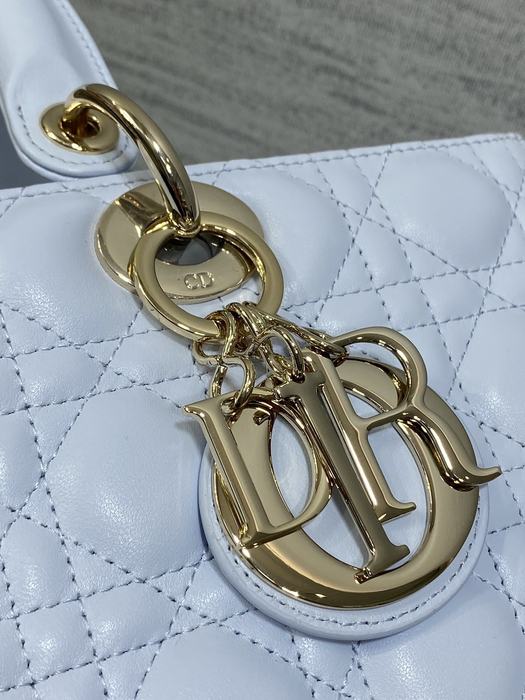 Dior Quilted Tote Beige 01A 3