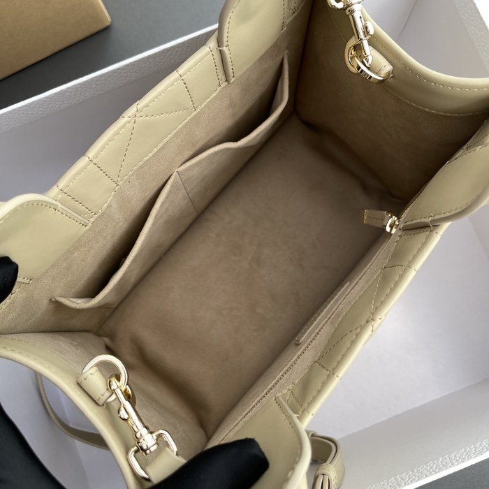 Dior Quilted Tote Beige 01A 6