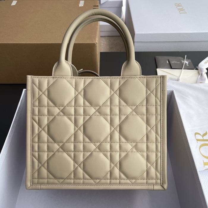 Dior Quilted Tote Beige 01A 6