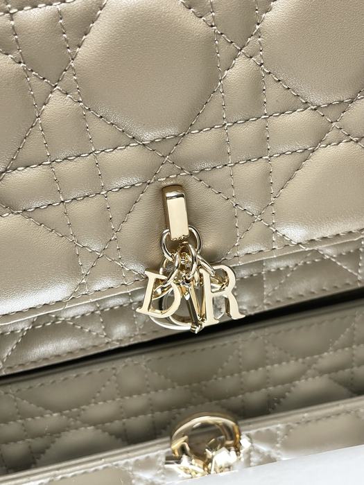 Dior Quilted Tote Beige 01A 8