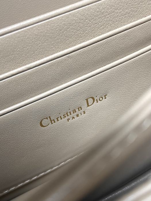 Dior Quilted Tote Beige 01A 8