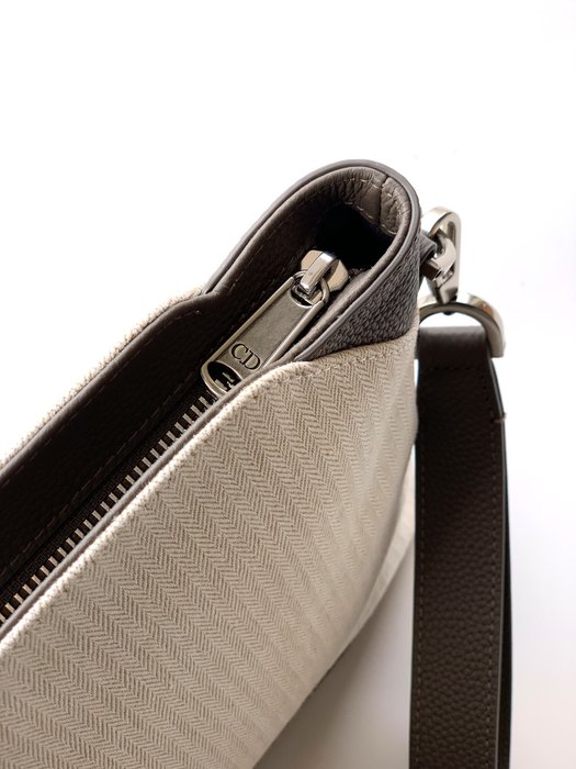 Dior Stylish Tote with refined lines Grey 01A