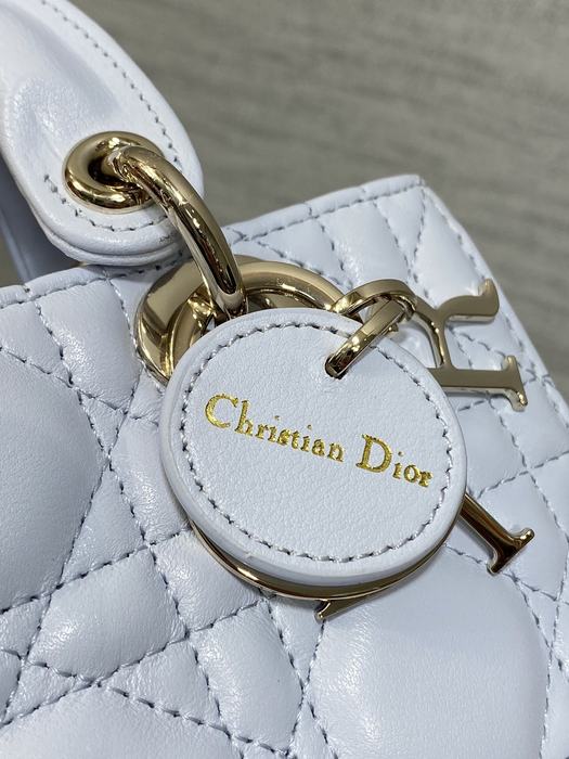 Dior Tote Bag White 01A 3