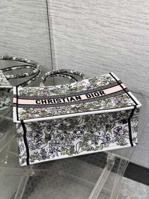 Dior Tote Bag with Floral Design White 01A 2