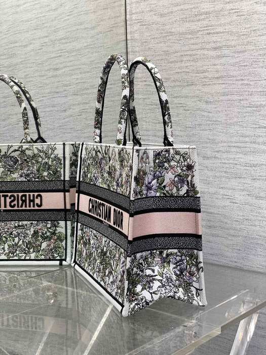 Dior Tote Bag with Floral Design White 01A 2