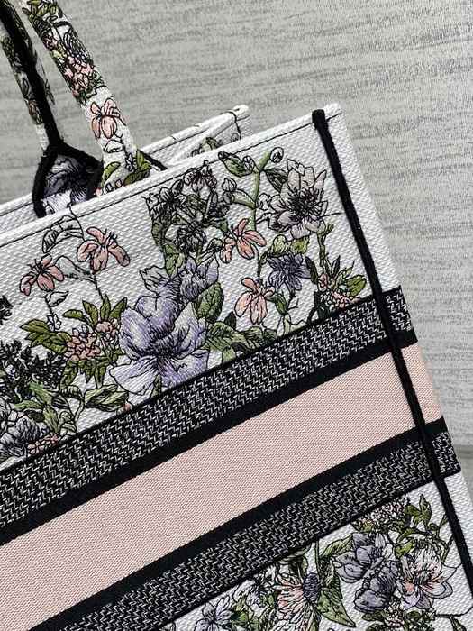 Dior Tote Bag with Floral Design White 01A 2