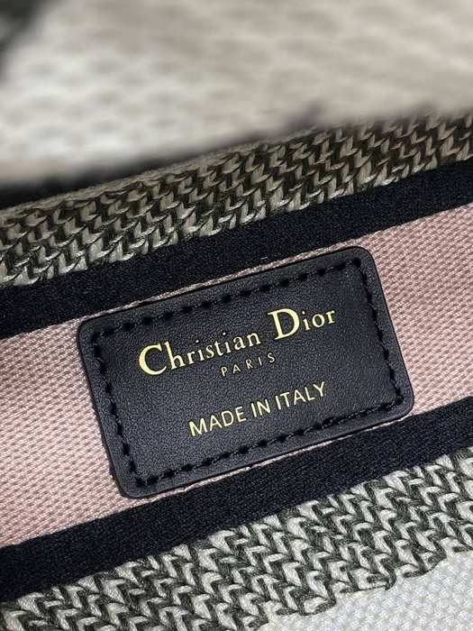 Dior Tote Bag with Floral Design White 01A