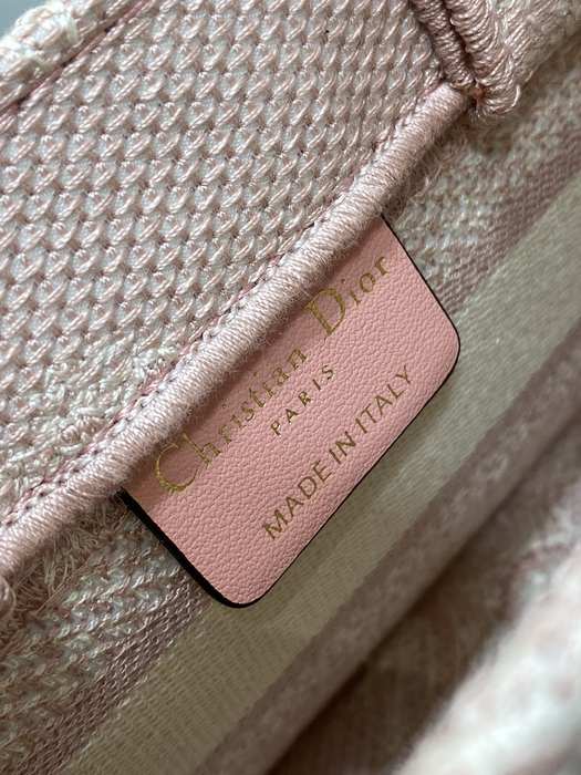 Dior Tote Bag with Stylish Features Beige 01A 16