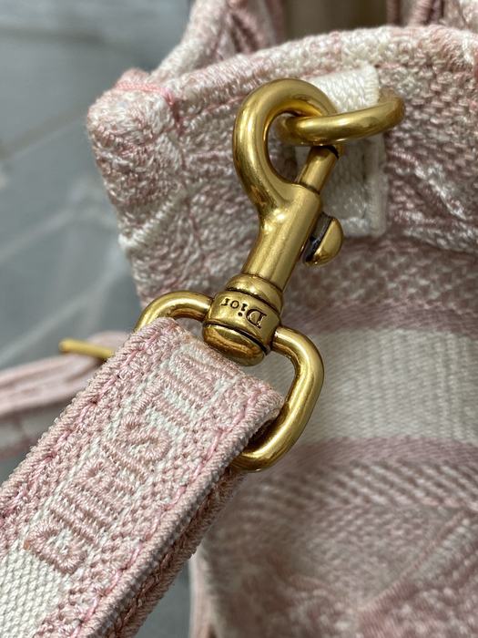 Dior Tote Bag with Stylish Features Beige 01A 16