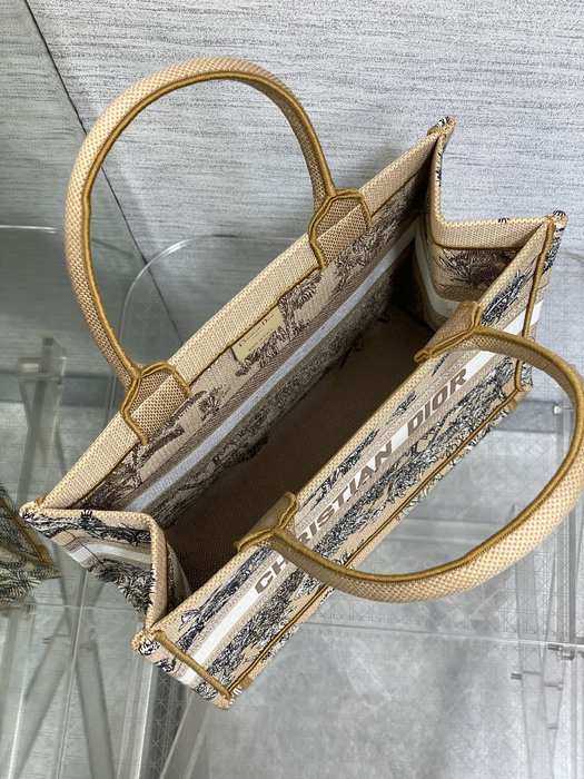 Dior Tote Bag with elegant design traits Beige 01A