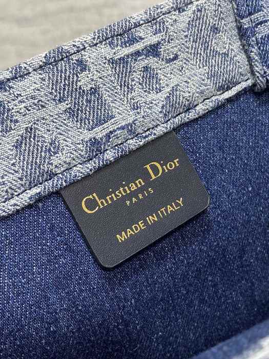 Dior Tote Bag with stylish features Navy 01A 13