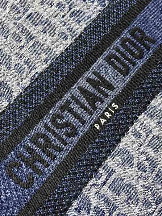 Dior Tote Bag with stylish features Navy 01A 13