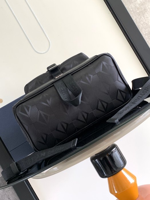 Dior Tote Bag with stylish traits Black 01A 3