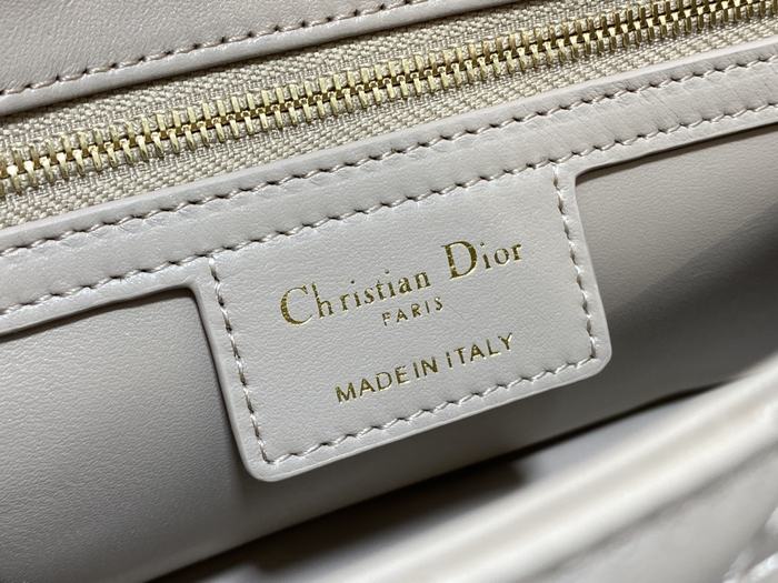Dior Tote Beige 01A 2