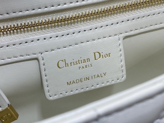 Dior Tote White 01A