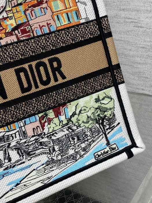 Dior Tote bag with artistic design Beige 01A