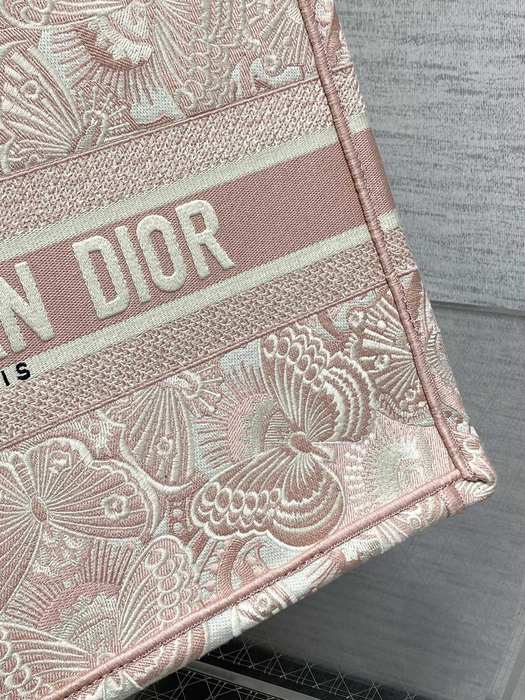 Dior Tote bag with characteristic features Beige 01A